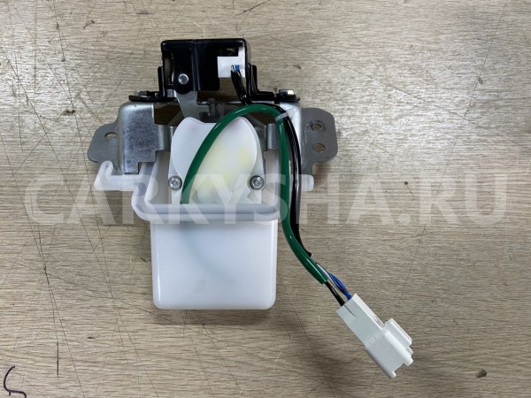 Замок стекла крышки багажника Lexus GX II Рестайлинг 2 оригинальный номер 69370-60020