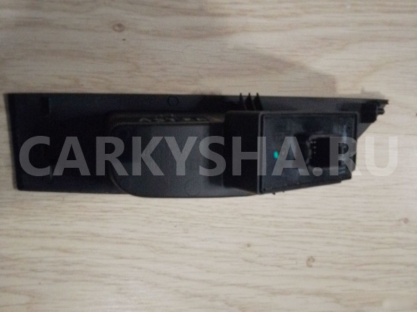 Кнопка стеклоподъемника задняя правая Opel Astra J Opel Astra оригинальный номер 13301888
