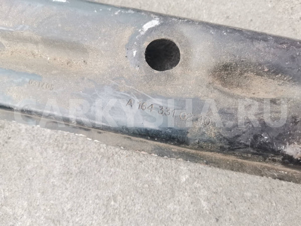 Кронштейн арки колеса правый Mercedes ML W164 Mercedes-Benz M-klasse оригинальный номер A1643310240