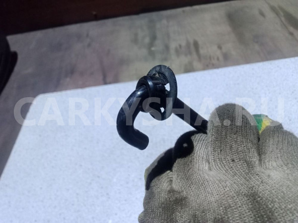 Держатель капота Nissan Almera G15 (2012—2018) Nissan Almera оригинальный номер 657712DU0A