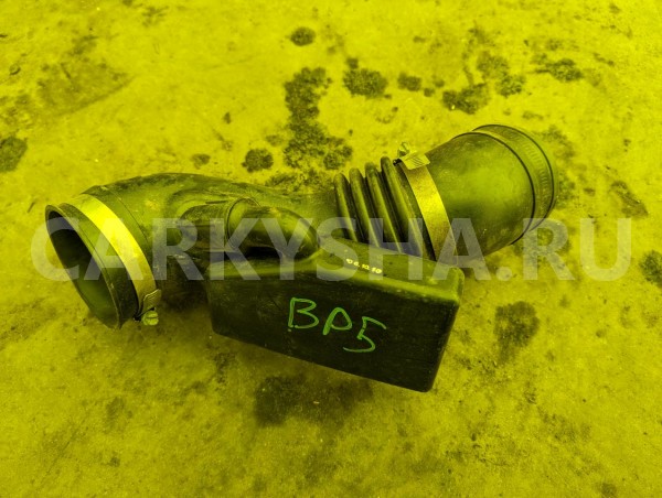 Патрубок воздушного фильтра Subaru Legacy оригинальный номер 46013AG000