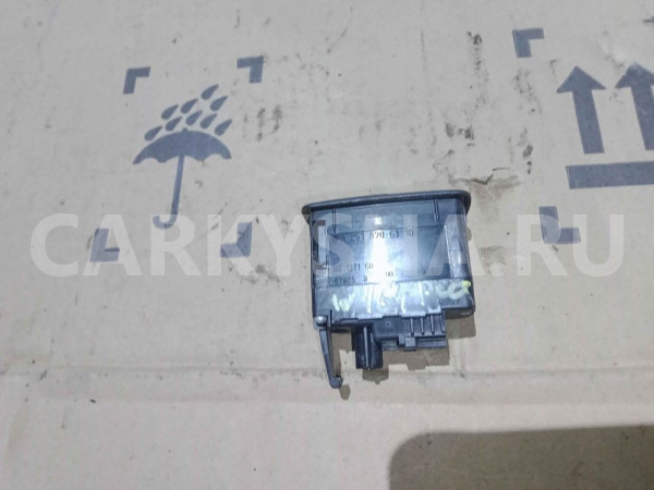 Кнопка открывания багажника Mercedes-Benz M-класс W164 рестайлинг (2008—2011) Mercedes-Benz M-klasse оригинальный номер a2518706310