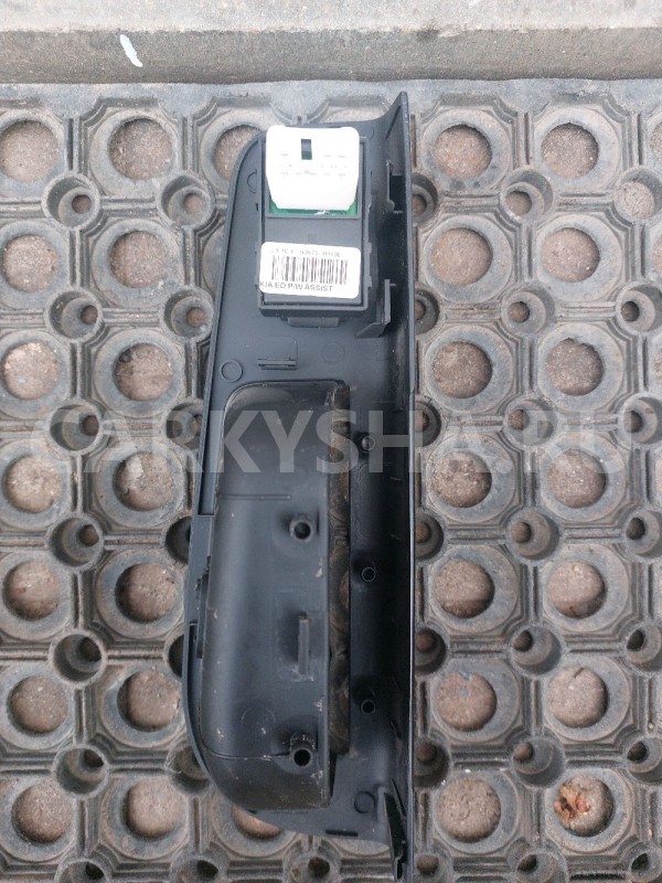 Кнопка стеклоподъемника задняя правая Kia Ceed ED Kia Cee'd оригинальный номер 833611H000EQ