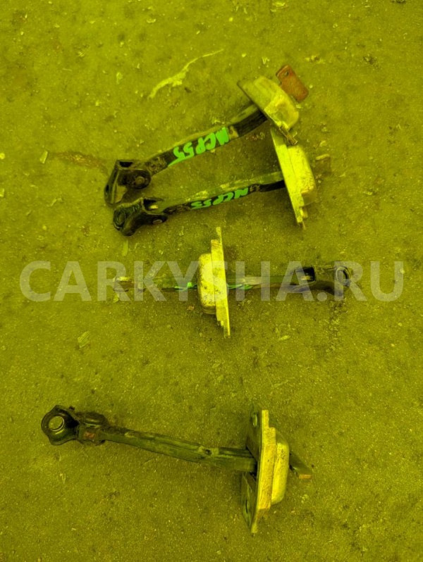 Доводчик двери Toyota Probox 