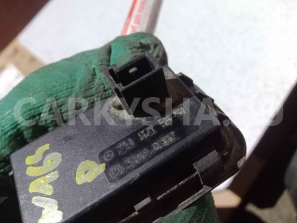 Кнопка закрывания багажника Mercedes-Benz M-класс W164 рестайлинг (2008—2011) Mercedes-Benz M-klasse оригинальный номер a2118219551