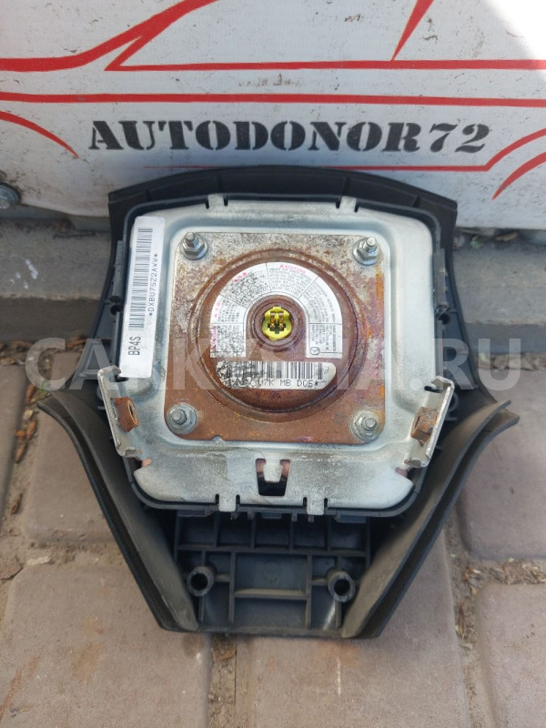 Подушка безопасности водителя  Mazda 3 BK Mazda 2 оригинальный номер BP4S57K00C
