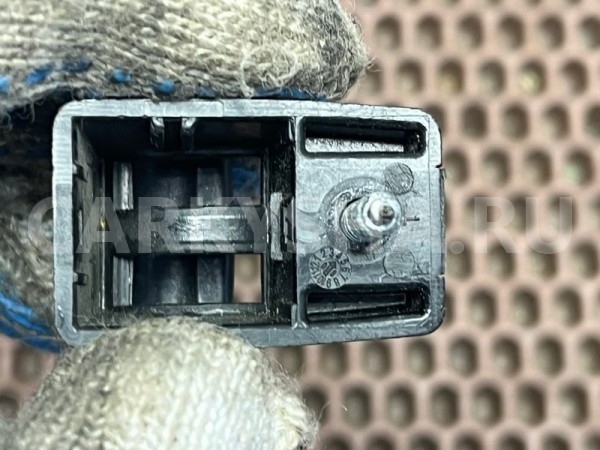 Крючок солнцезащитного козырька BMW X6 