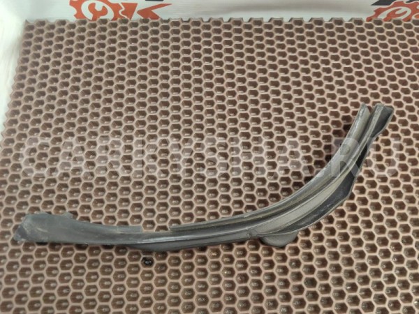 Уплотнитель крыла BMW X5 