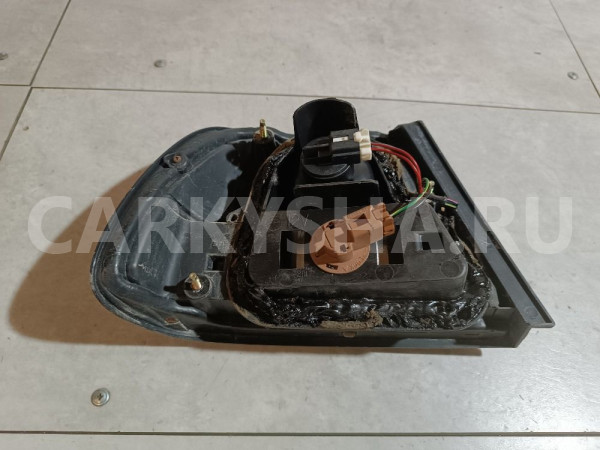 Фонарь задний наружный правый Nissan Sunny оригинальный номер 265508N025