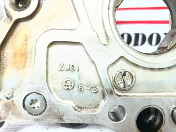 Насос масляный Mazda 3 BL Mazda 2 оригинальный номер ZJ0114100