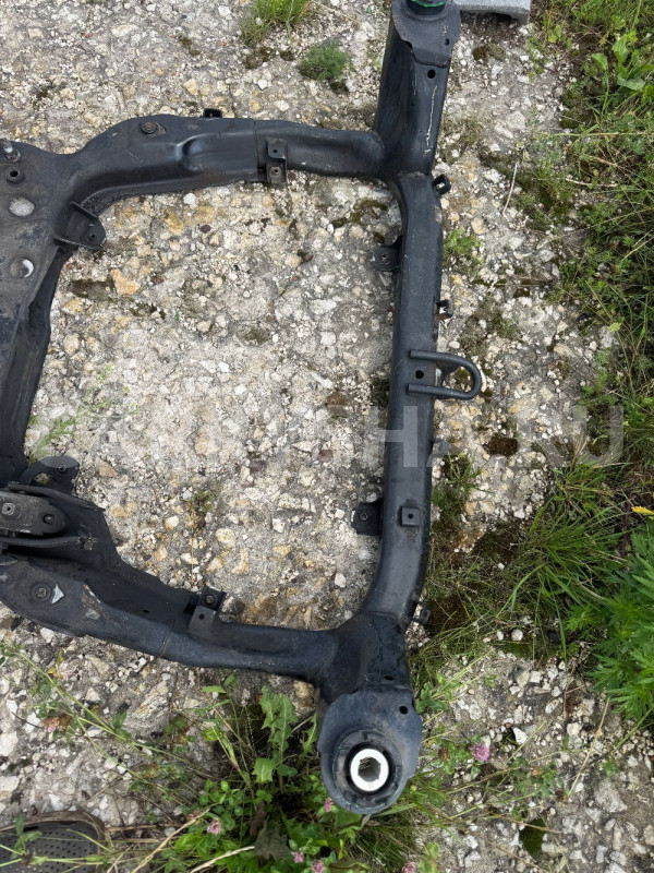 Подрамник передний land rover Freelander 2 2.2 Land Rover Freelander оригинальный номер 6G9N5000FK
