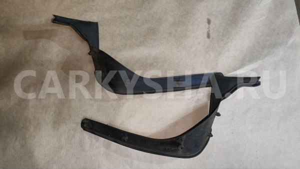 Уплотнитель фонаря правый/левый Вольво XC70 Volvo C70 