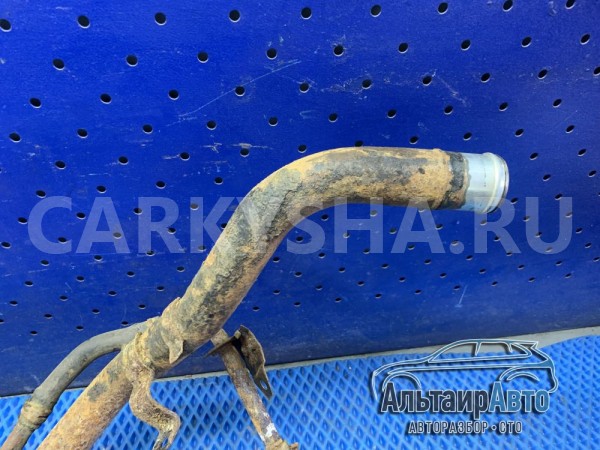 Заливная горловина топливного бака Pajero 3 4 Mitsubishi i оригинальный номер MR959776