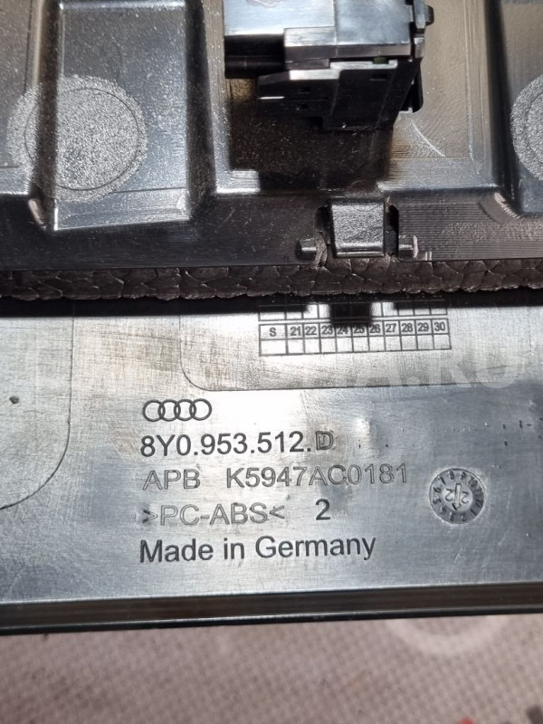 Кожух рулевой колонки Audi A3 8Y (2020—2026) Audi A3 оригинальный номер 8Y0953512D