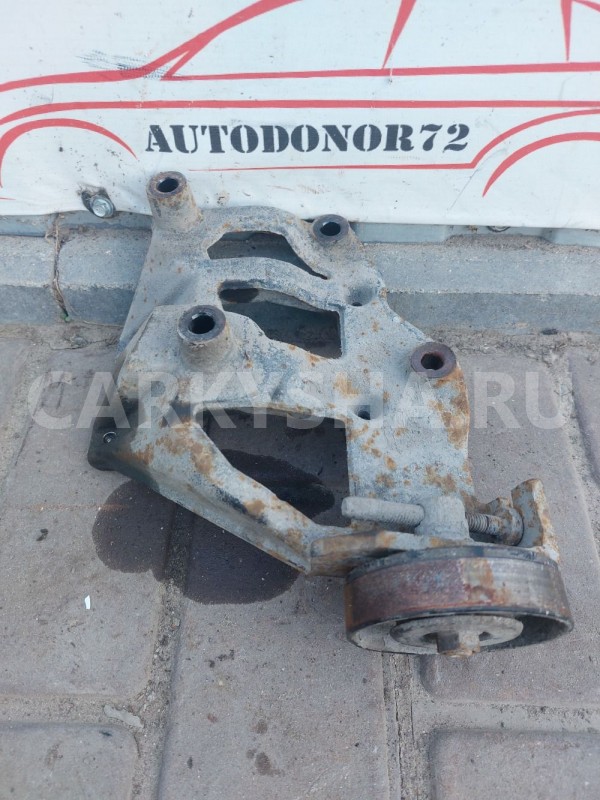 Кронштейн компрессора кондиционера Hyundai Getz Hyundai Accent оригинальный номер 97703-25000