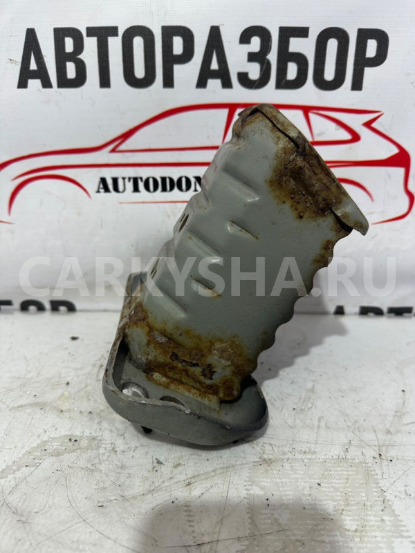 Кронштейн усилителя бампера левый Toyota Yaris 2 Toyota Yaris оригинальный номер 570130D010