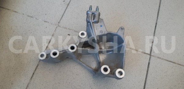 Кронштейн передний правый Lexus RX350 GSU35 2GRFE Lexus RX 