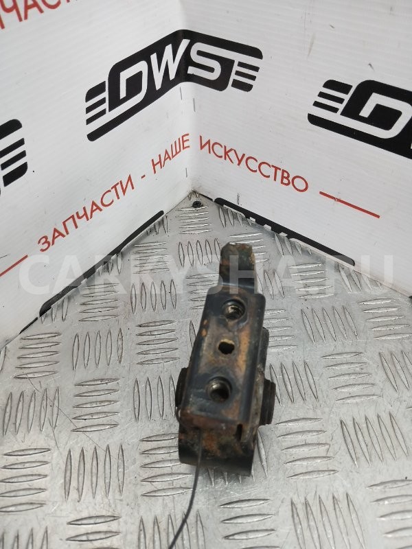 Подушка двигателя Toyota Raum 