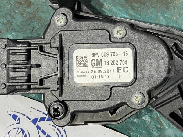 Педаль газа Chevrolet Cruze J300 Chevrolet Cruze оригинальный номер 13331929