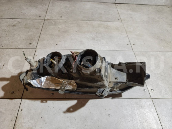 Фара правая Nissan Primera оригинальный номер 260109F626