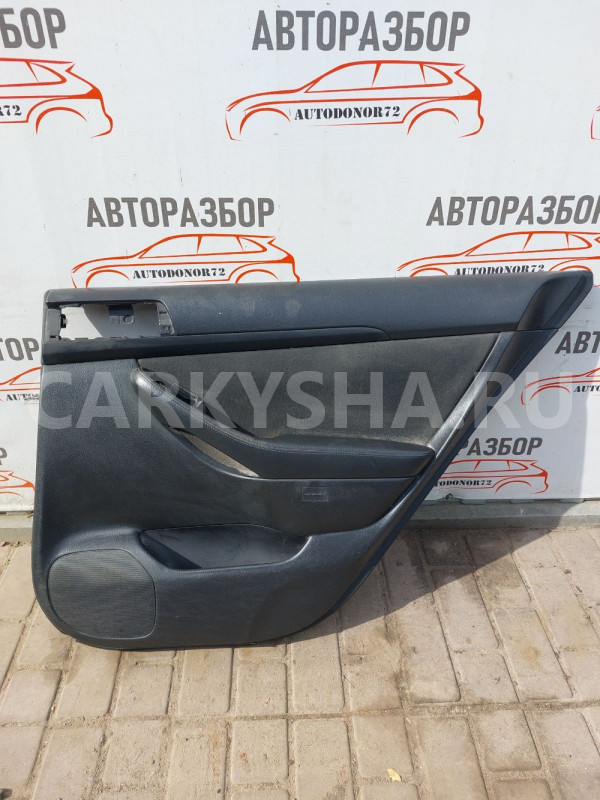Обшивка задней правой двери Toyota Avensis T250 Toyota Avensis оригинальный номер 6701005210B0