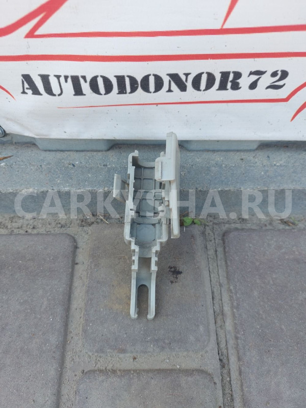 Фиксатор топливной трубки Toyota Avensis T 270 Toyota Avensis оригинальный номер 1647551010