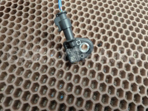 Датчик удара в стойке BMW X1 