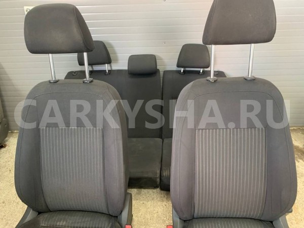 Сиденья комплект Volkswagen Polo 5 2012 Volkswagen Polo оригинальный номер 6RU881805BWMT