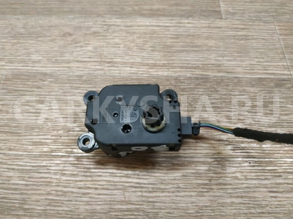 Моторчик заслонки отопителя Ford Focus 