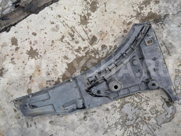 Крепление бампера Volvo XC90 оригинальный номер 30698128