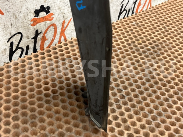 Накладка водостока BMW 5er оригинальный номер 51 49 7 453 355, 51 49 7 453 355, 51497453355, 7453355, 51 49 7 204 375, 51497204375, 7204375