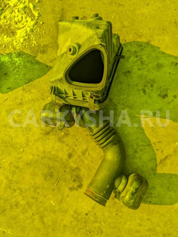 Патрубок воздушного фильтра Toyota Carina ED 