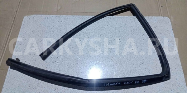 Уплотнитель стекла двери Nissan Primera P11 (1995—2000) Nissan Primera оригинальный номер 823304j500