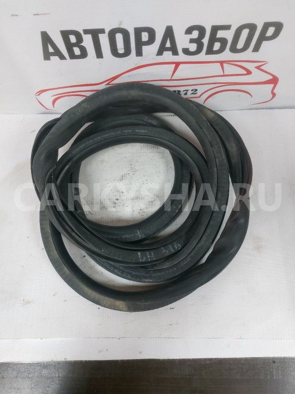 Уплотнитель задней левой двери  Opel Astra J Opel Astra оригинальный номер 13260045