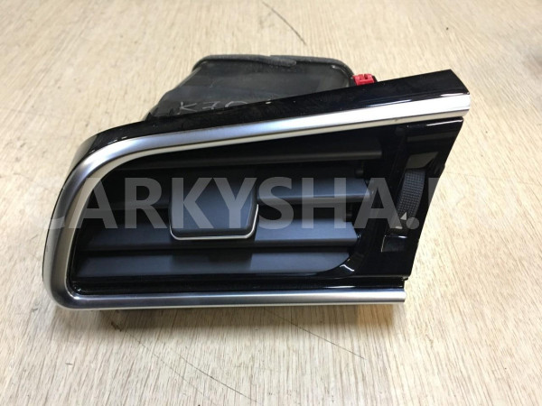 Дефлектор воздушный левый Toyota Camry VIII (XV70) оригинальный номер 55650-33440