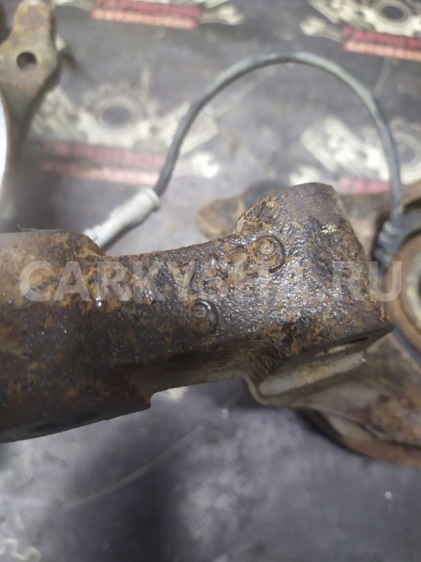 Поворотный кулак передний левый Opel Astra H GTC Opel Astra оригинальный номер 13156047