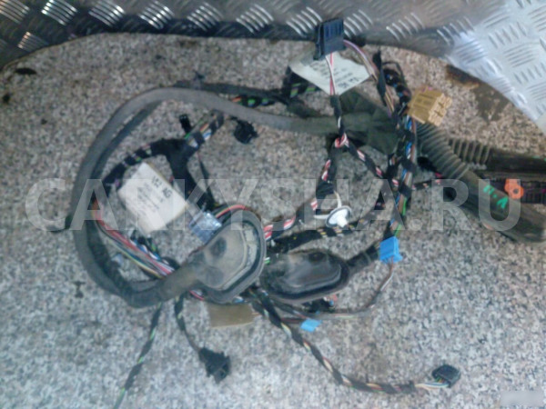 Skoda Rapid 2015 г Проводка двери передняя левая Volkswagen Polo оригинальный номер 5JH971120CP