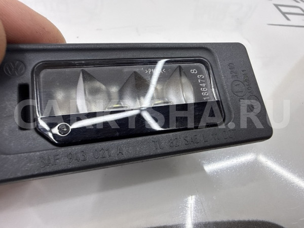 Плафоны подсветки номера задние Volkswagen Touareg Volkswagen Touareg 