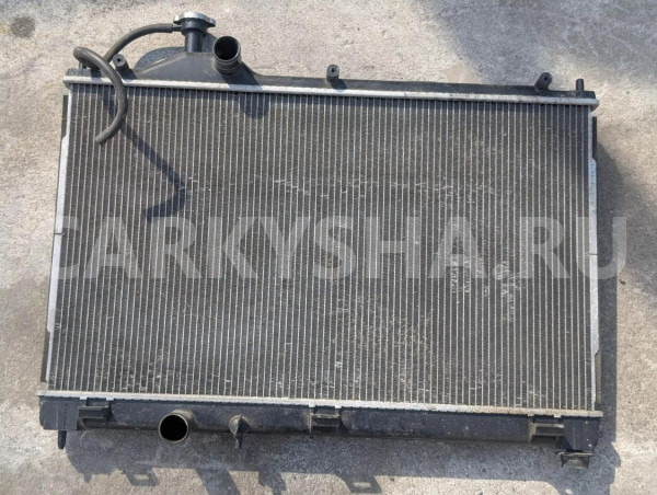 Радиатор охлаждения Mitsubishi Outlander 