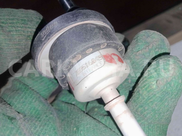 Клапан вентиляции топливного бака Renault Duster I рестайлинг (2015—2021) Renault 15 оригинальный номер 269516045R