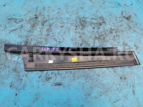 Накладка двери передней правой Mercedes-Benz C-класс W204/S204 (2006—2011) Mercedes-Benz C-klasse оригинальный номер A2046900287