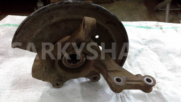 Кулак поворотный левый со ступицей Renault Duster Renault 15 оригинальный номер 8200881824