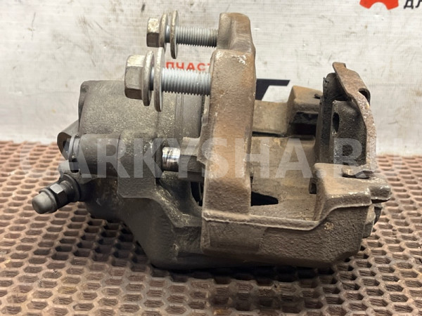 Суппорт тормозной BMW X1 оригинальный номер 34 11 6 778 146, 34 11 6 778 146, 34116778146, 6778146, 34 11 6 778 147, 34116778147, 6778147, 34 11 6 776 526, 34116776526, 6776526, 34 11 6 763 028, 34116763028, 6763028