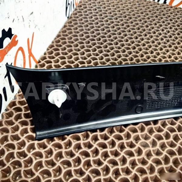 Обшивка крышки багажника BMW X3 