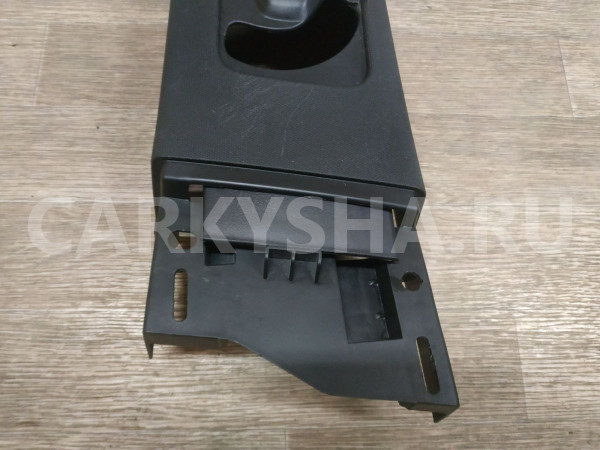 Обшивка стойки Ford Explorer оригинальный номер BB537824397A