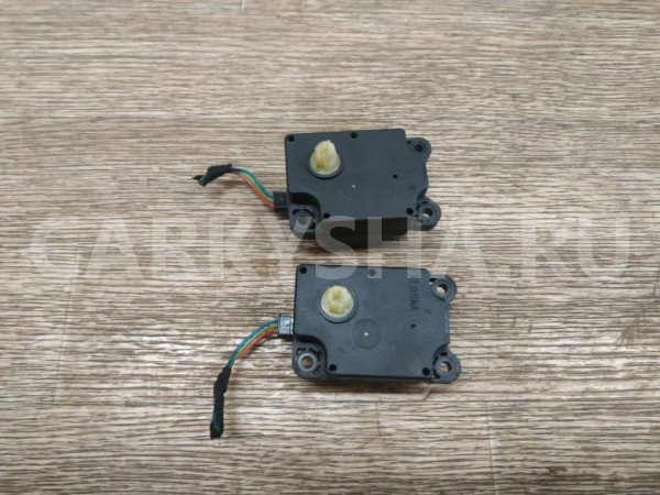 Моторчик заслонки отопителя Land Rover Freelander 