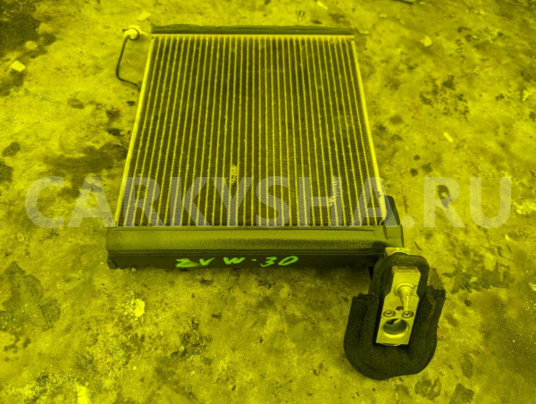 Испаритель кондиционера Toyota Prius оригинальный номер 8850147050