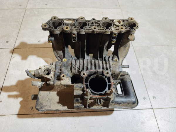 Коллектор впускной Mazda 2 оригинальный номер B5D813100A