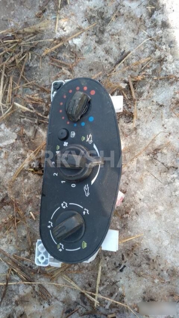 Блок управления отопителем Renault Sandero I (2009—2014) Renault 14 