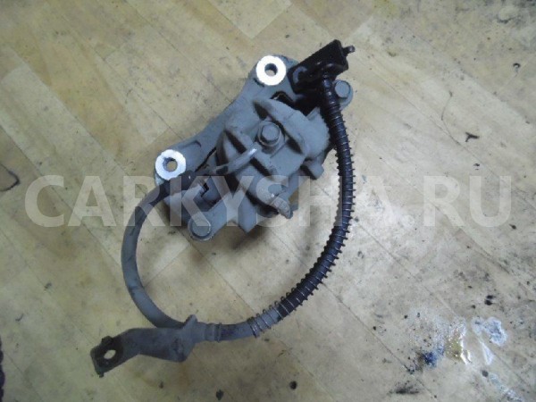 Суппорт передний правый Hyundai i20 2010 Hyundai i20 оригинальный номер 581301J100